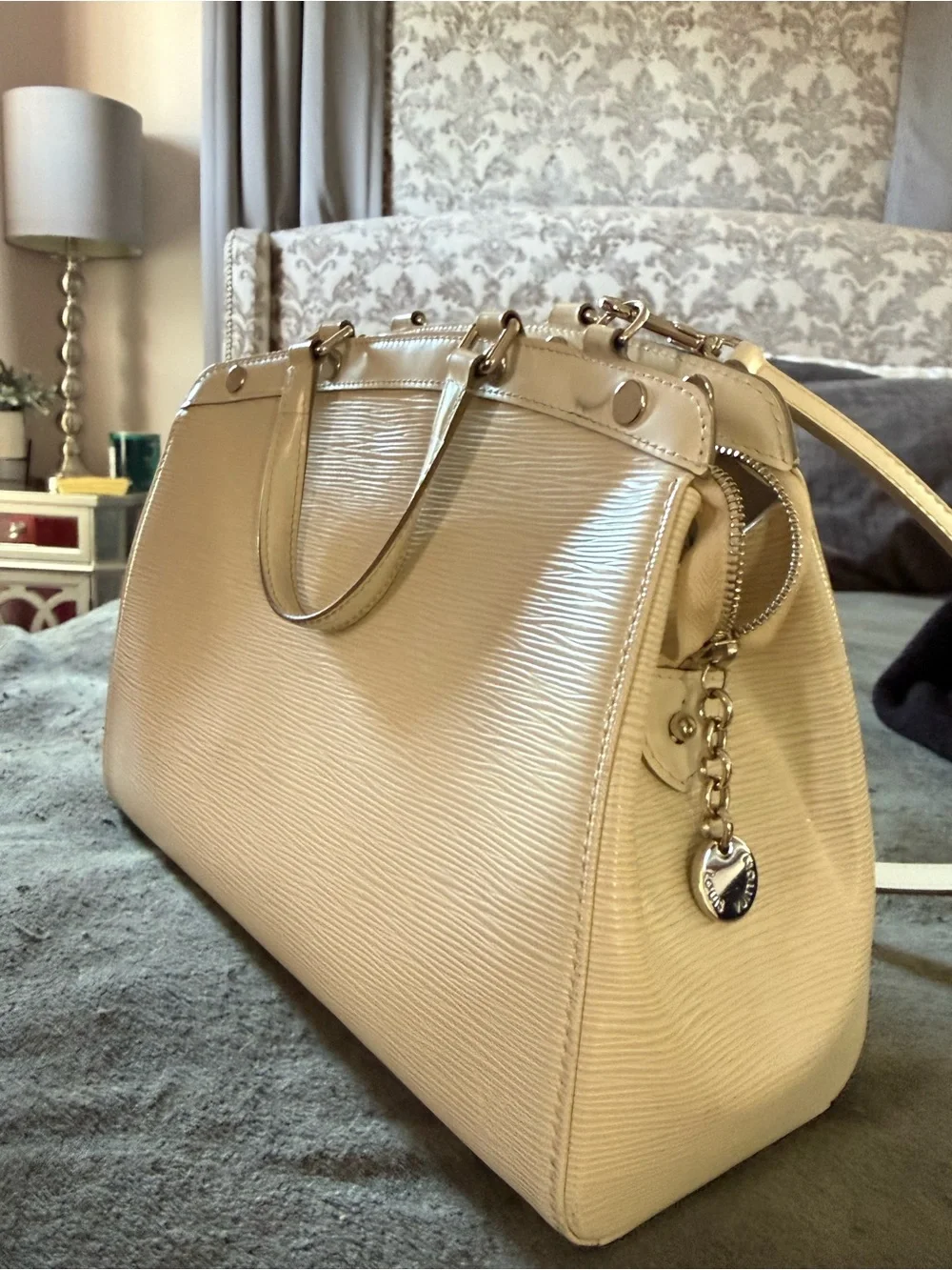 Authentic Louis Vuitton Epi Leather Brea MM Ivory/White Blair Satchel